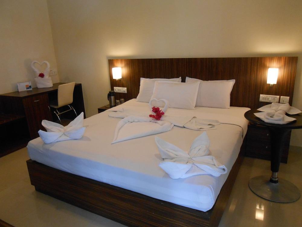 Jade Beach Resort Tirupporur Dış mekan fotoğraf
