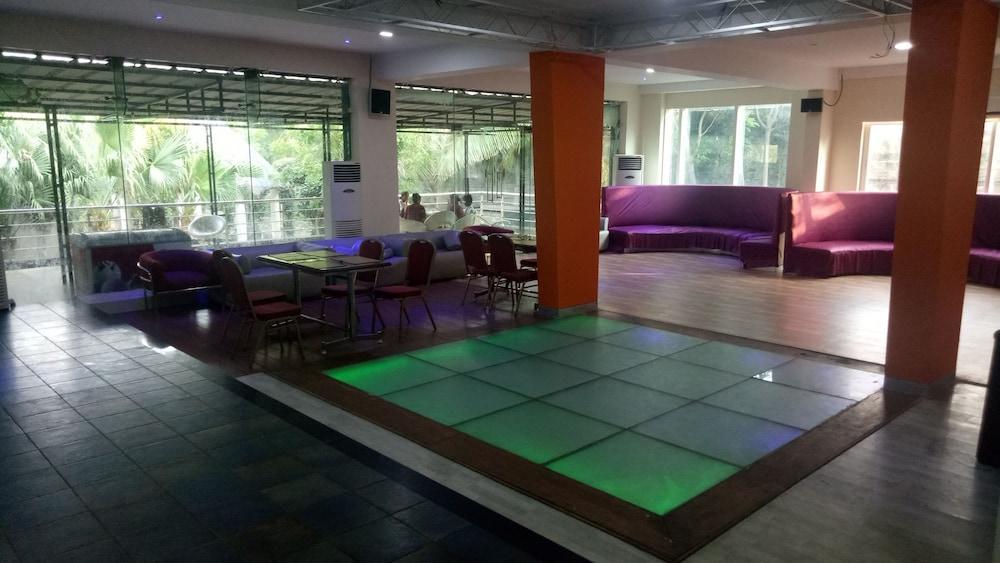 Jade Beach Resort Tirupporur Dış mekan fotoğraf