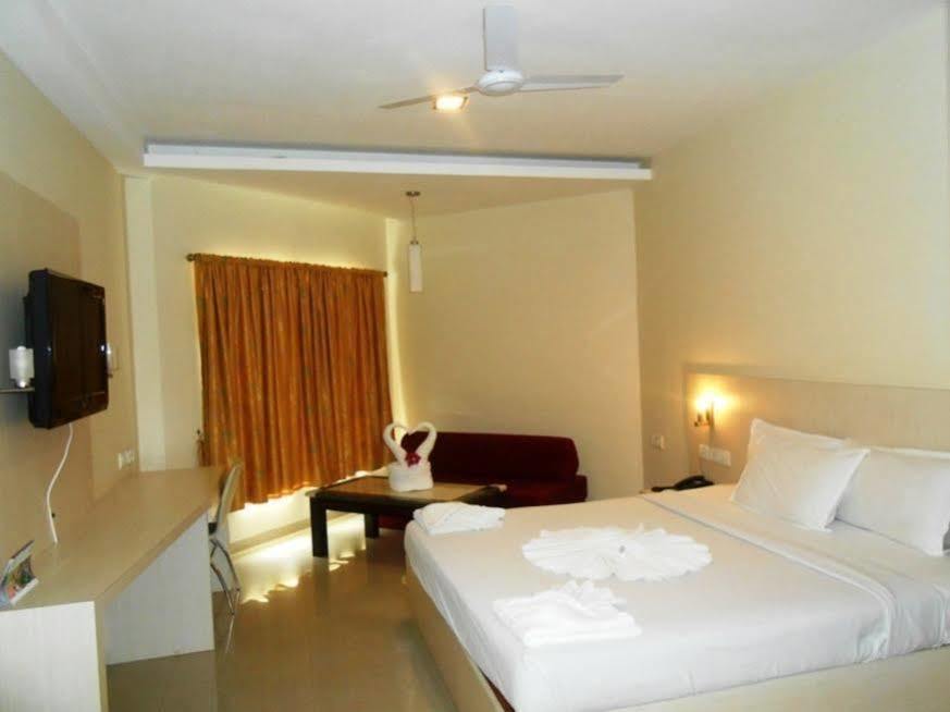 Jade Beach Resort Tirupporur Dış mekan fotoğraf